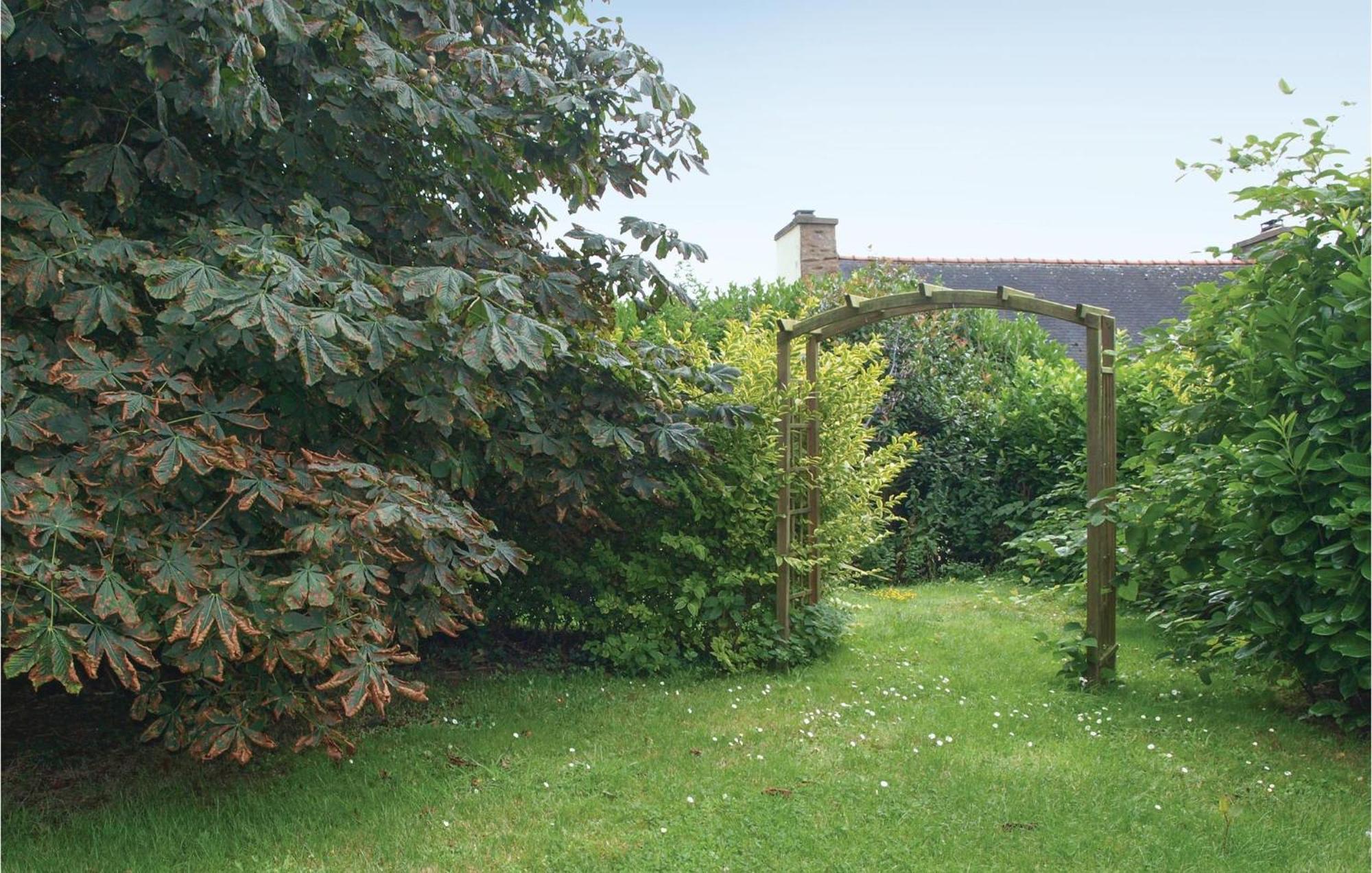 Lovely Home In Le Faouet With Kitchen Exterior photo